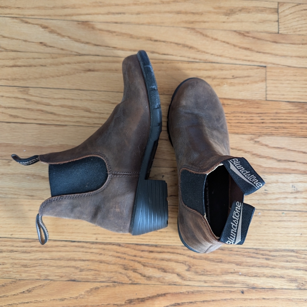 Blundstone size US 6